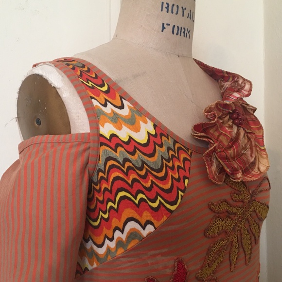 Save The Queen Plaid Ruffle Cold Shoulder Top xl - Picture 6 of 12